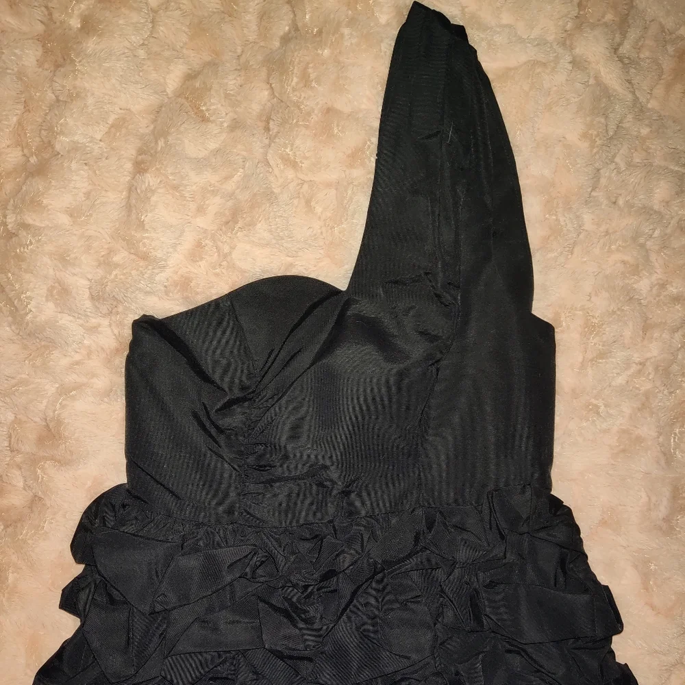 ❤️ Little Black Dress - Picture 2 of 8